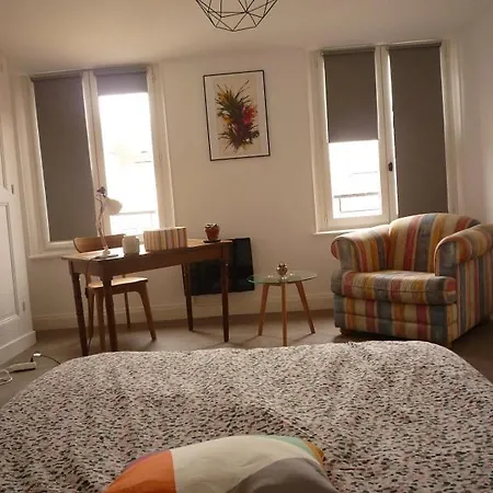 Apartment La Petite Vadrouille - Coeur Urbain D'epernay