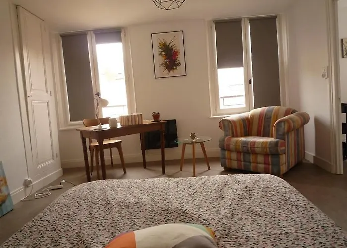 Apartment La Petite Vadrouille - Coeur Urbain D'epernay